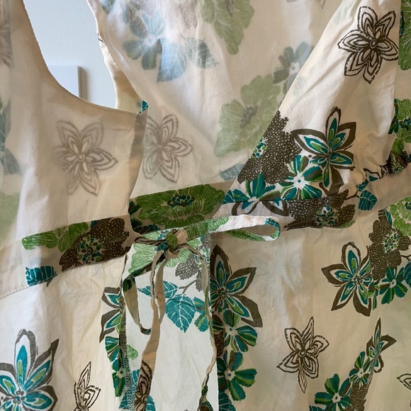 Floral wrap top from Emily and Finn XS - Picture 6 of 7